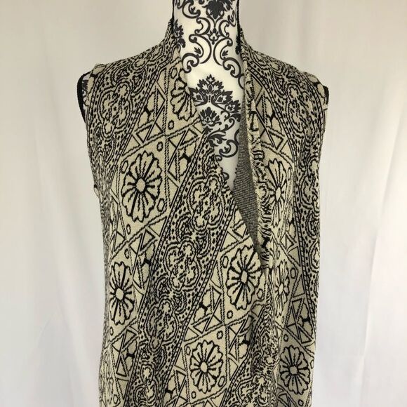 UO Ecote Longline Drape Knit Vest - Picture 3 of 8